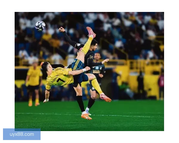 C罗左路穿裆突破巧妙分球马内劲射遭门将神扑引爆全场攻势瞬间时